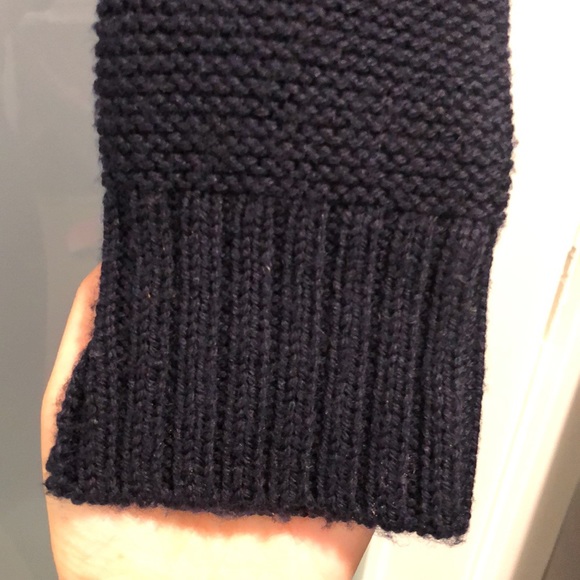 NAVY CROP TOP TURTLE NECK SWEATER CAN BE WORN EITHER WAY NO TAGS - BCBG Sample - Picture 6 of 9